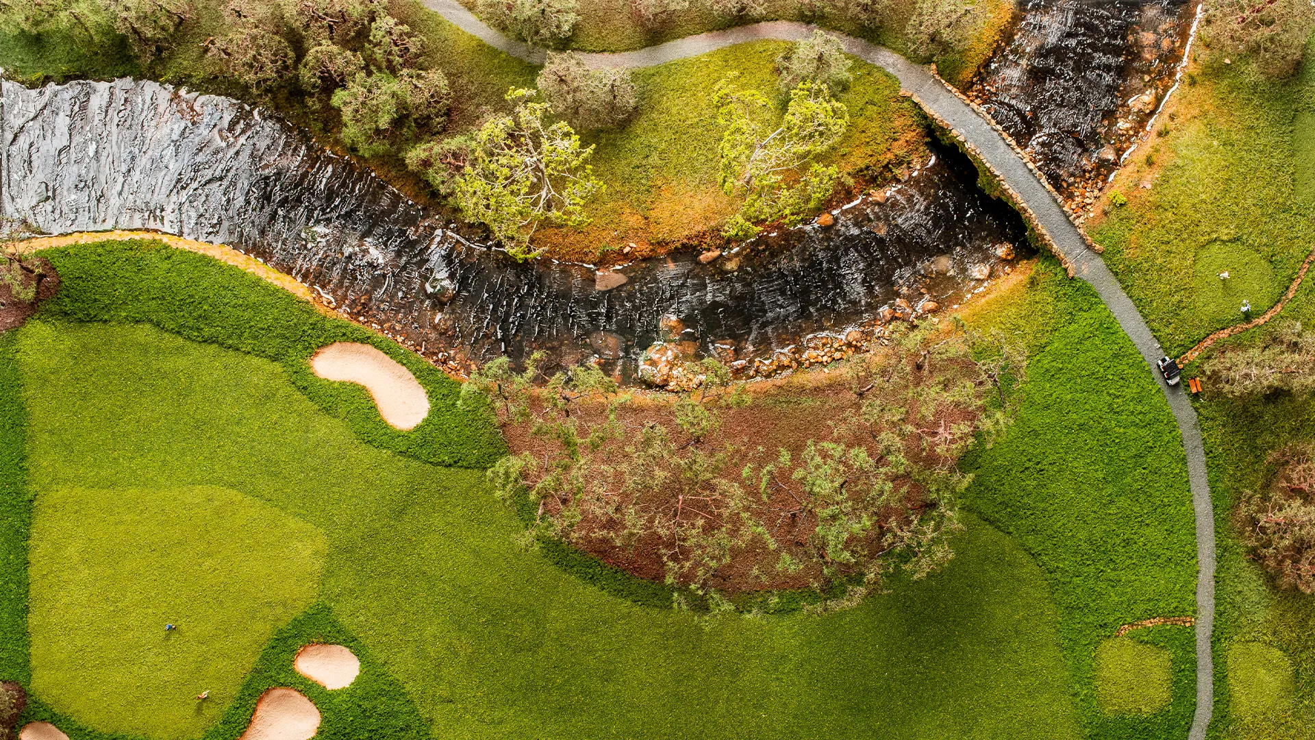pine-barens-country-club-hole-17-arial-view3-mobile-micro-landscapes Aerial view of Pine Barrens Hole 17 showing full layout with fairway, bridge, and green
