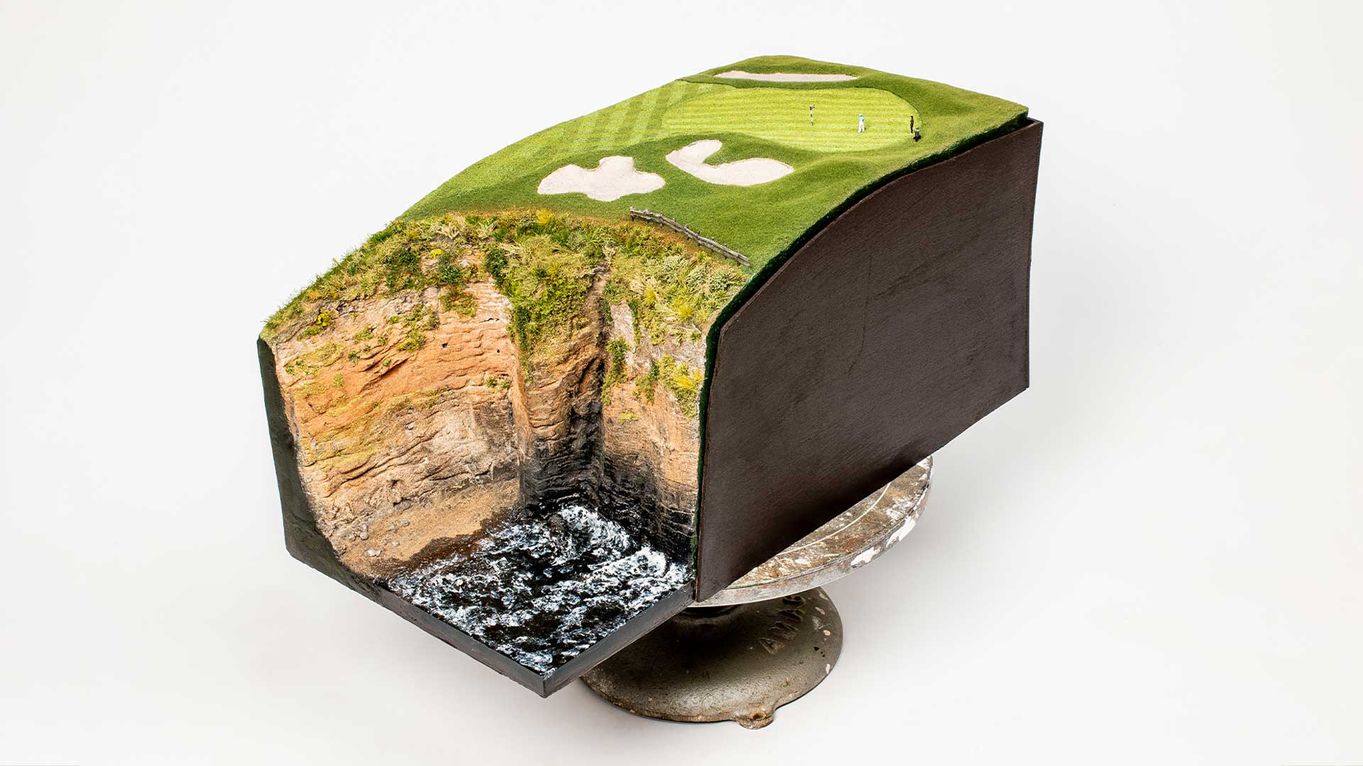 Miniature Landscape of Pebble Beach Hole 6 showcasing steep cliffside above the Pacific Ocean