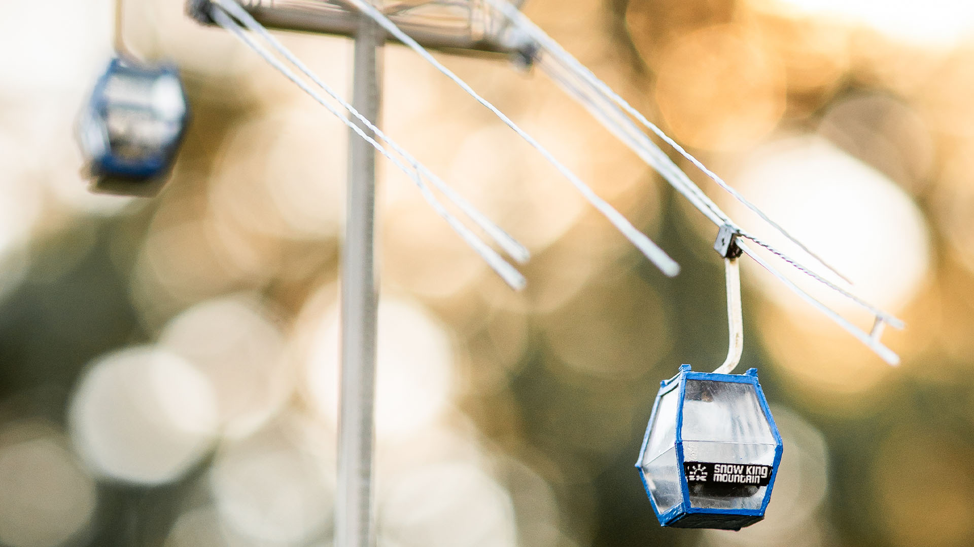 Gondola tower and cable detail from the 29029 Everesting Snow King micro landscape